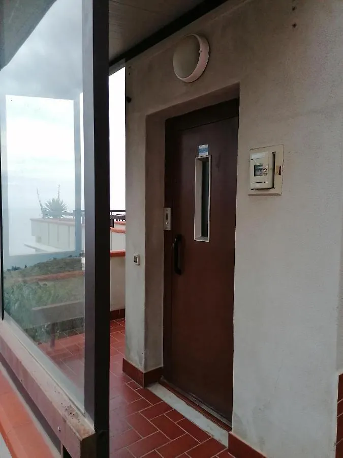 Al Bajah Loft Monovano Con Requisiti Hotel Taormina Lägenhet